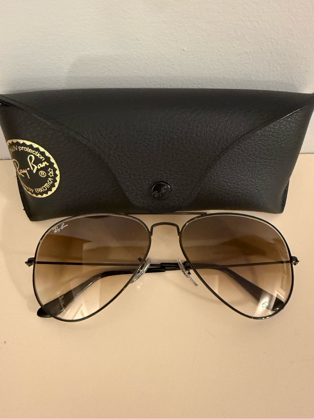 Ray-Ban Aviator Sunglasses Black Frame with Brown Gradient Lenses